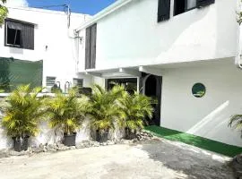 Maison spacieuse avec piscine à Sainte-Anne, 250 m²