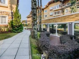 Belo apartamento com piscina aquecida CAP0302