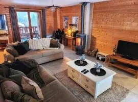 Chalet Abricotine, sleeps 10, Hot tub