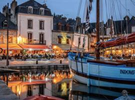 EXCEPTIONNEL Très beau T2 sur le Port de ST Goustan- Vue sur le Port!, haustierfreundliches Hotel in Auray