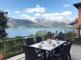 Lake-View Apartment, 1 Min Walk from the Lake