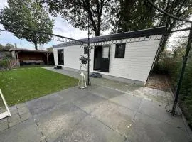 Bosrust & Bubbels - Chalet met hottub in putten