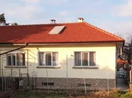 Къща за гости Стената до язовир Копринка