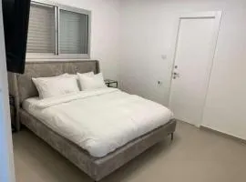 וילת אירוח שכונת הגמל האירוס 8