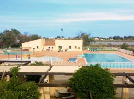 Village vacances & camping de Gruissan, hotel in Gruissan