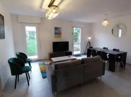 Maison de ville proche de tout, 5min du centre ville & 20min de la plage