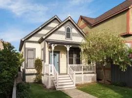 Victorian Retreat in Barrio Logan 1mi to Downtown