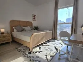 Camellia 1BR Waters Edge Yas Island Theme Parks