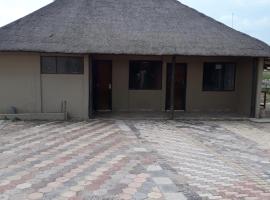 Ekuhlaleni, hotel in Randfontein