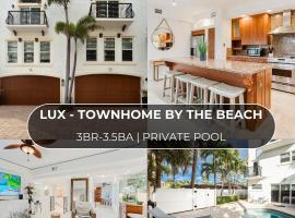 Beachside Luxury Private Townhome with Pool and Ocean Views، فندق في بوكا راتون