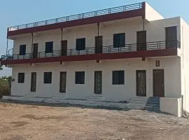 ब्रम्हांडनायक गेस्ट हाऊस