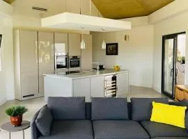 Apt 2 The Grove Residences