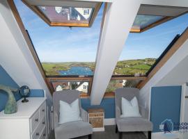 Stylish Sanctuary - Estuary Views - Outside Space, Hotel in Salcombe