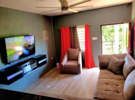 Train Line Retreat, Hotel in Nain