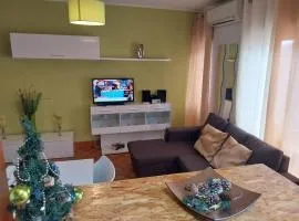 Huge 3 Bedrooms Balcony Flat for 8 pax