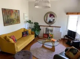 Riverside City Villa with Hot tub