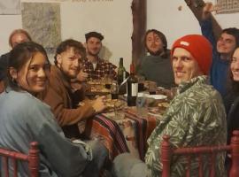 Tony's House Eco Hostel, hostel v destinaci Huaraz