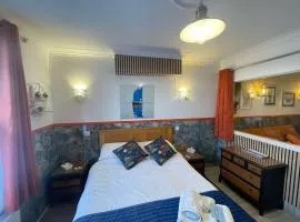 "The Nautical" Dog Friendly Seafront Apartment