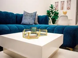 StayEase 3BR apartment with Pool Spa & Gym