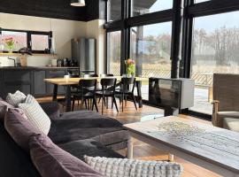 Black House Spithami, caba&ntilde;a en Spithami