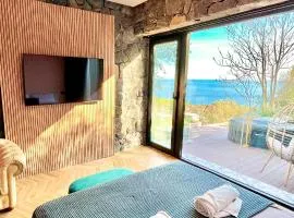 Dolce Lava - Luxury LavaStone Suite
