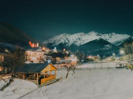 Bala's House, hotel com estacionamento em Mestia