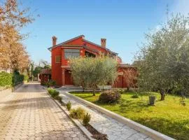 Stunning Apartment In Nova Vas
