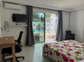 Maison Mimosa, hotel com estacionamento em Grand-Bassam