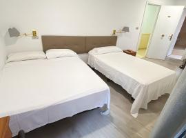 Habitaciones triple familiar HOTEL LAUAXETA, hotel v destinaci Mungia