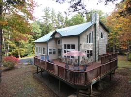 Spacious Private Home in White Mountains-Loon-Owl, hotel a Thornton