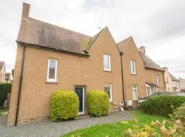 Charming Family House in Rosewell - Pass the Keys