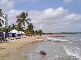 Apartamento Don Mathias # 3 Segundo Piso, camera con cucina a Cove&ntilde;as