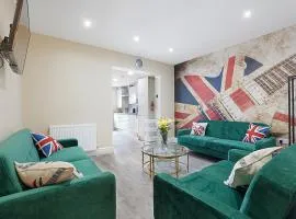 OnSiteStays - Stylish 5 bedroom house with 3 bathrooms