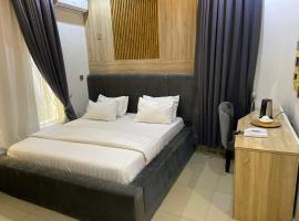 Domar Suites, hotel near Port Harcourt International Airport - PHC, Ozuoba
