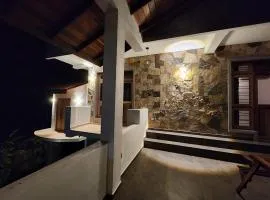 The Train Cottage Kandy - Homestay