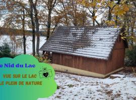 Le Nid du Lac, hytte i Moux-en-Morvan