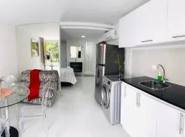 Estudio con buena ubicación y aire acondicionado