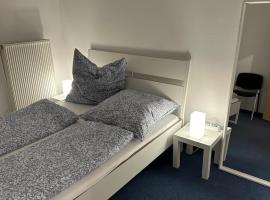 Sonnenlage - Ferienwohnung nahe Pforzheim-Karlsruhe - 7 Minuten zur A8, ξενοδοχείο σε Eisingen