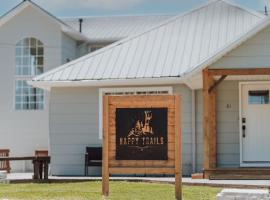 Happy Trails BnB, holiday rental in Tropic