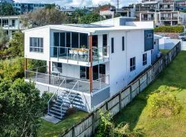 GEORGE8- THE ULTIMATE, FAMILY BEACH HOUSE!