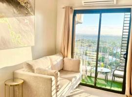 NEW! The Hive Residences - 1BR with Balcony & FREE Parking at Casa Arbo, kh&aacute;ch sạn c&oacute; chỗ đậu xe ở Taytay