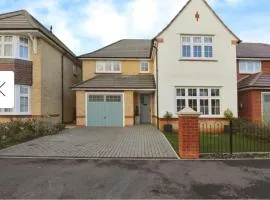 Halewood Haven - 4 Bedroom House