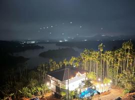 mountain lake view private pool villa -Wayanad, hotel v destinaci Meppādi