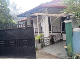 Johans Villa Kandy, villa in Kandy