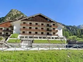 Casina Alpina sugli impianti Passo S Pellegrino