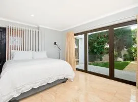 Private, Cosy and Stylish Stay at Nest24 Evans Park