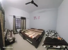 Vardaan Paying Guest House