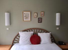 Hostellerie Du Lys, hotel v destinaci Lamorlaye