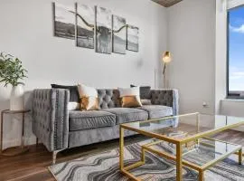 Golden Luxe Suite Downtown Nashville