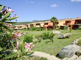 ISA-Residence with swimming pool in Marinella just 300 mt from the sea, apartments with sea view, hotel i Marinella